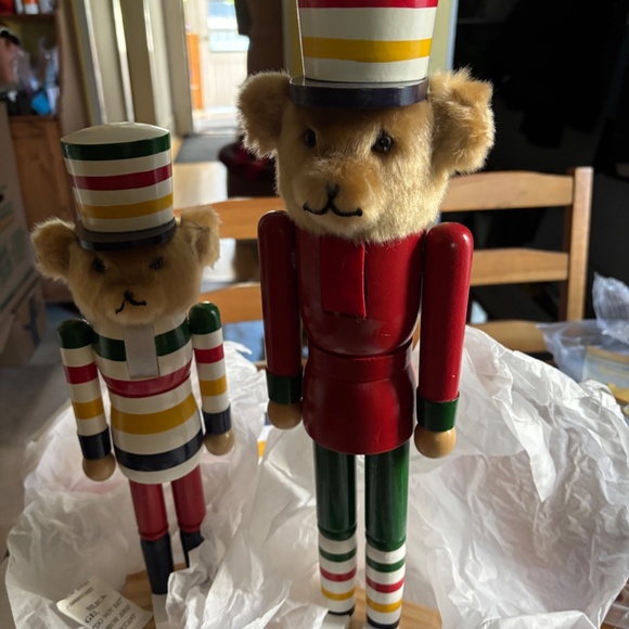 Rare HBC Stripes 18-Inch Bear Nutcracker – wooden, hand-painted. See pics. - Picture 4 of 7